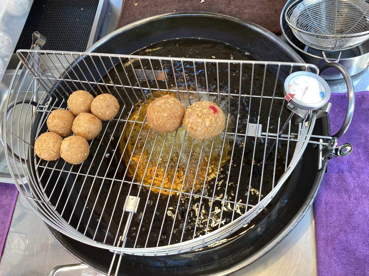 大甲,美食,台中,小吃,芋頭,芋泥,芋泥球 @鯊魚大口咬