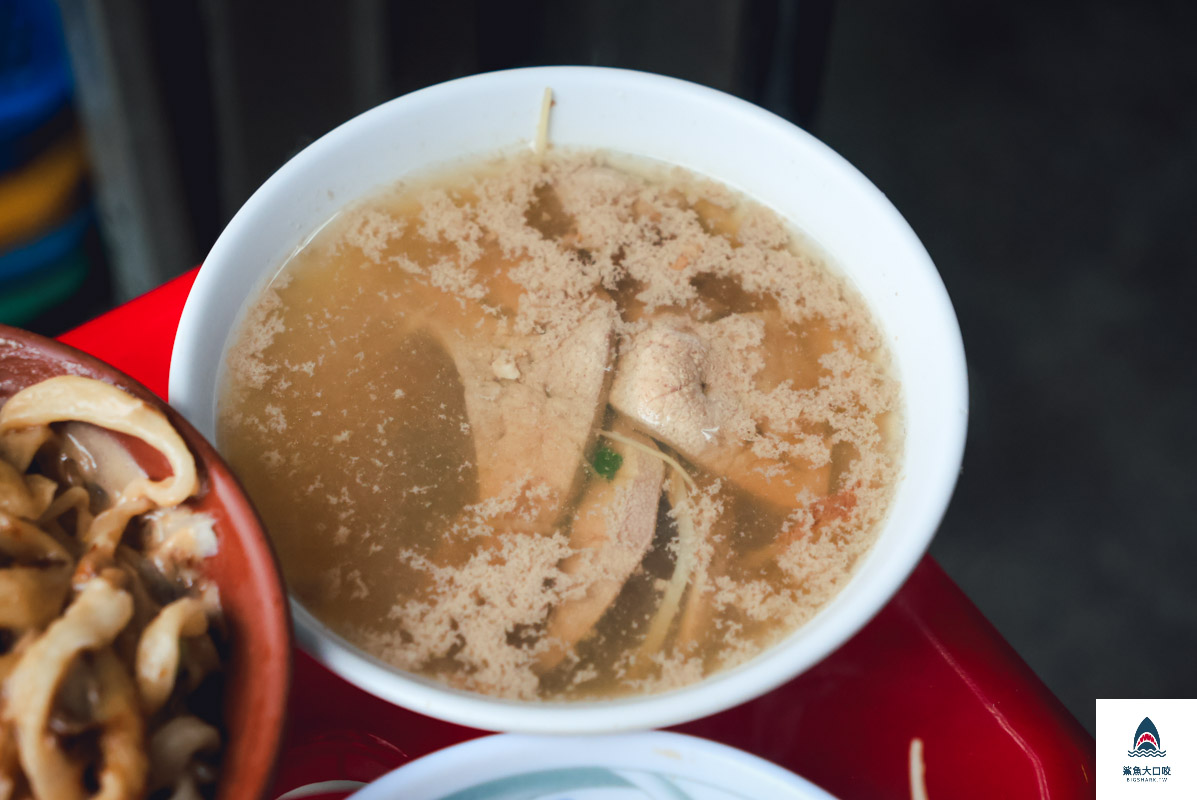 擀麵 @鯊魚大口咬