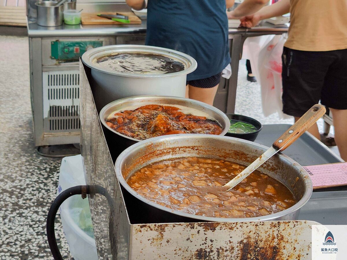 美食,台中,南屯,海鮮麵,文心森林公園 @鯊魚大口咬 美食,台中,南屯,海鮮麵,文心森林公園 @鯊魚大口咬
