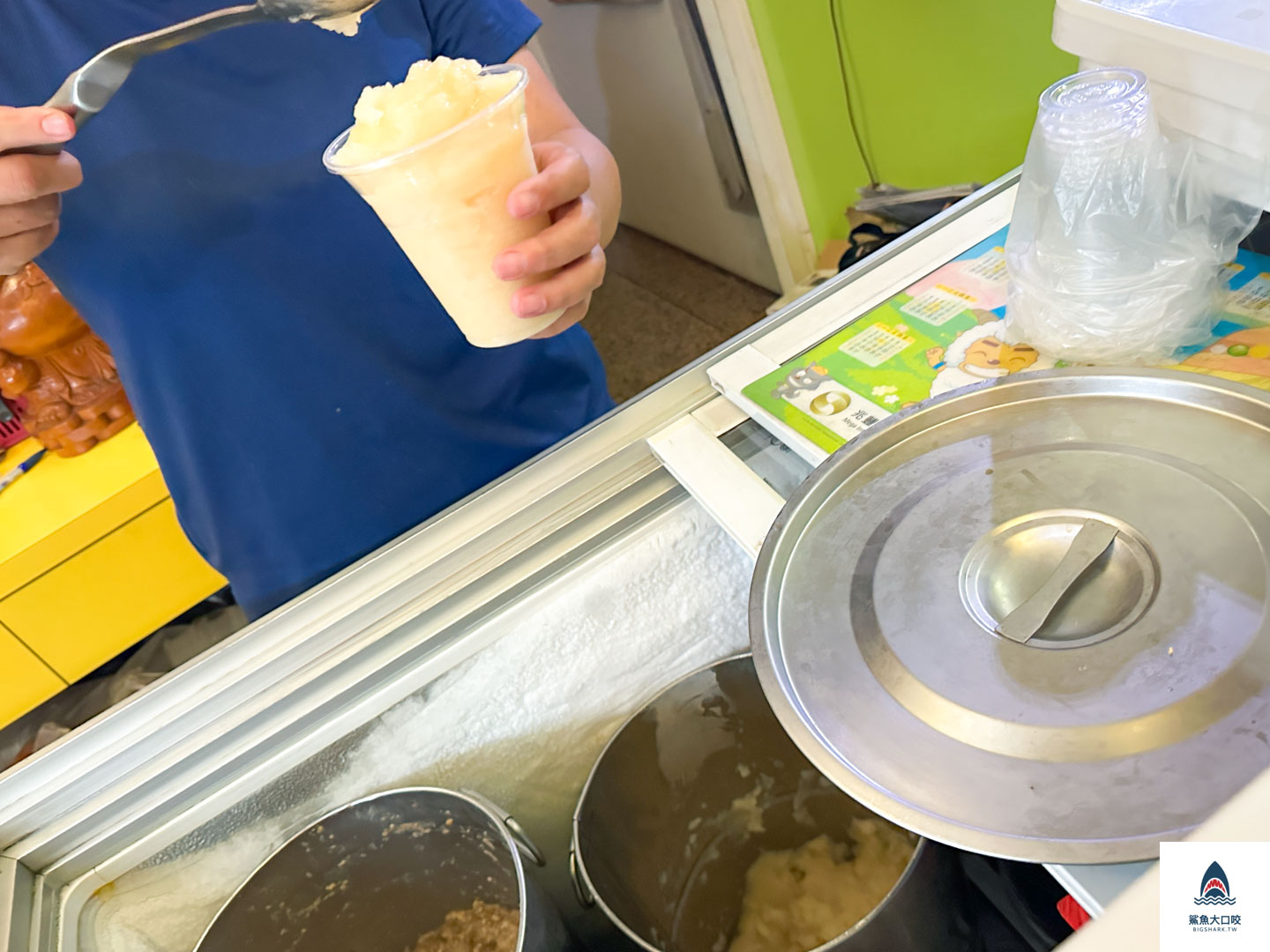台中冰淇淋,2 IN ONE冰淇淋專賣店,台中南屯冰淇淋,台中手工冰淇淋,台中2in one,2in one冰淇淋,台中甜點 @鯊魚大口咬