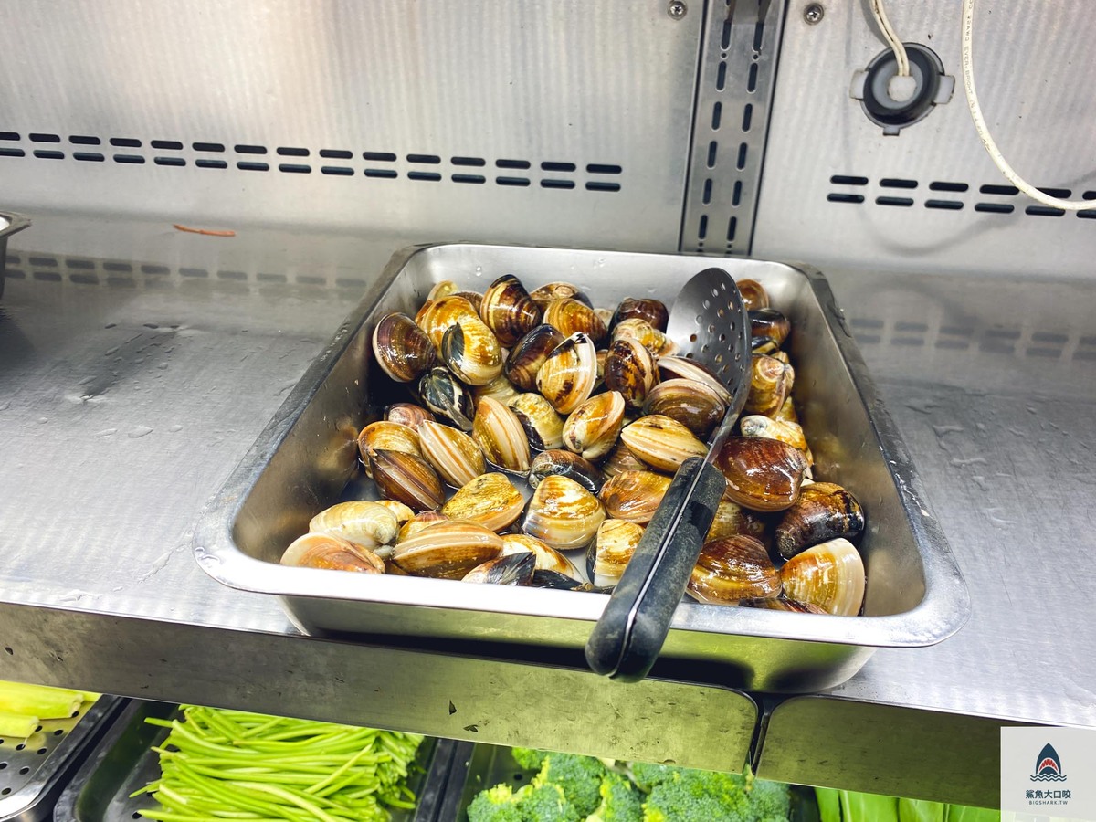 皇家帝國,皇家帝國麻辣火鍋吃到飽價錢,皇家帝國價錢,麻辣火鍋懶人包,西門火鍋,皇家帝國麻辣火鍋吃到飽評價,皇家帝國麻辣火鍋吃到飽,西門美食,皇家帝國麻辣火鍋 @鯊魚大口咬