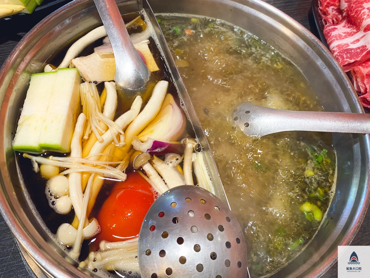 皇家帝國,皇家帝國麻辣火鍋吃到飽價錢,皇家帝國價錢,麻辣火鍋懶人包,西門火鍋,皇家帝國麻辣火鍋吃到飽評價,皇家帝國麻辣火鍋吃到飽,西門美食,皇家帝國麻辣火鍋 @鯊魚大口咬
