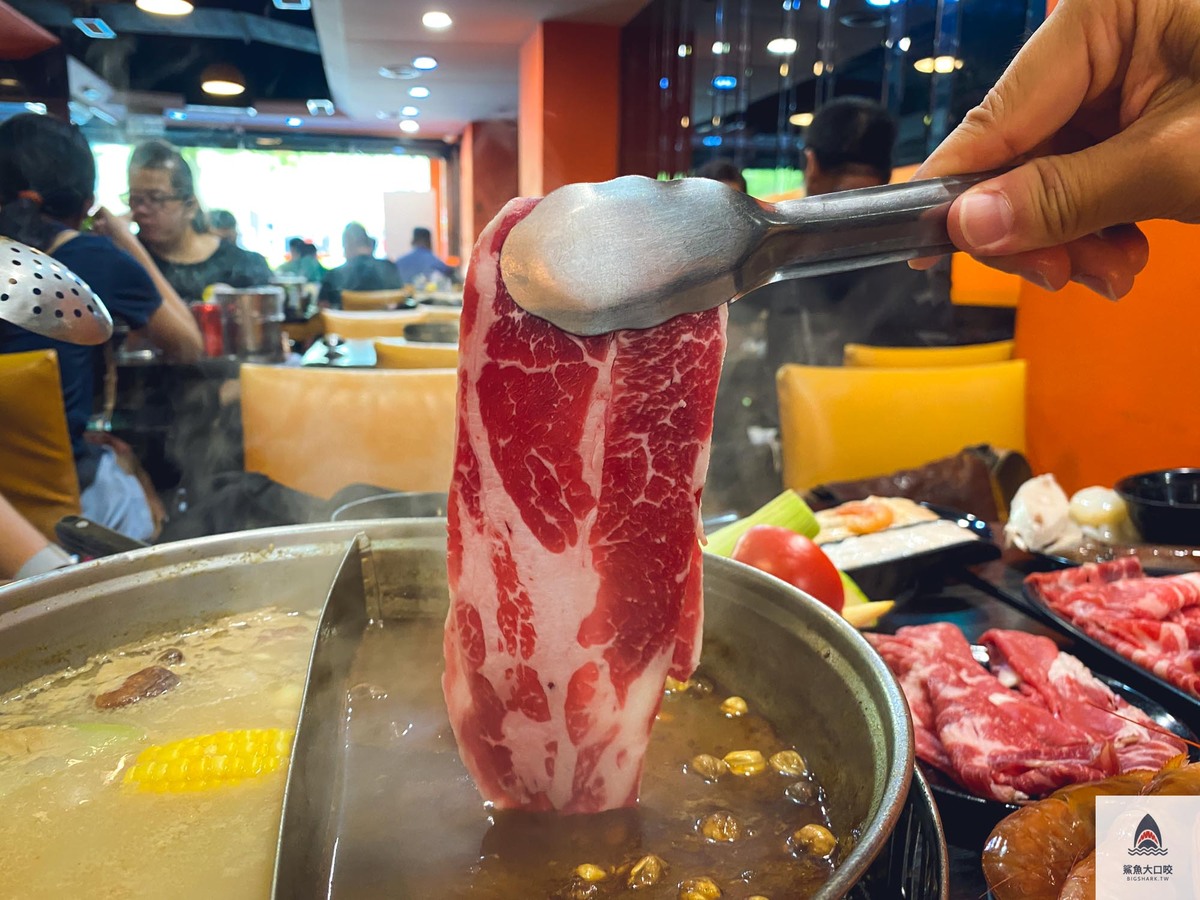 皇家帝國,皇家帝國麻辣火鍋吃到飽價錢,皇家帝國價錢,麻辣火鍋懶人包,西門火鍋,皇家帝國麻辣火鍋吃到飽評價,皇家帝國麻辣火鍋吃到飽,西門美食,皇家帝國麻辣火鍋 @鯊魚大口咬