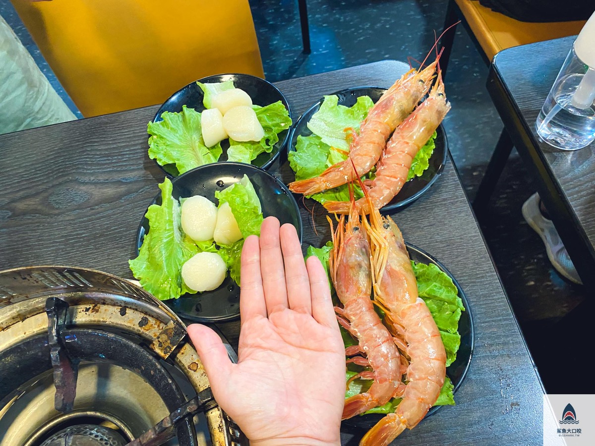 皇家帝國,皇家帝國麻辣火鍋吃到飽價錢,皇家帝國價錢,麻辣火鍋懶人包,西門火鍋,皇家帝國麻辣火鍋吃到飽評價,皇家帝國麻辣火鍋吃到飽,西門美食,皇家帝國麻辣火鍋 @鯊魚大口咬