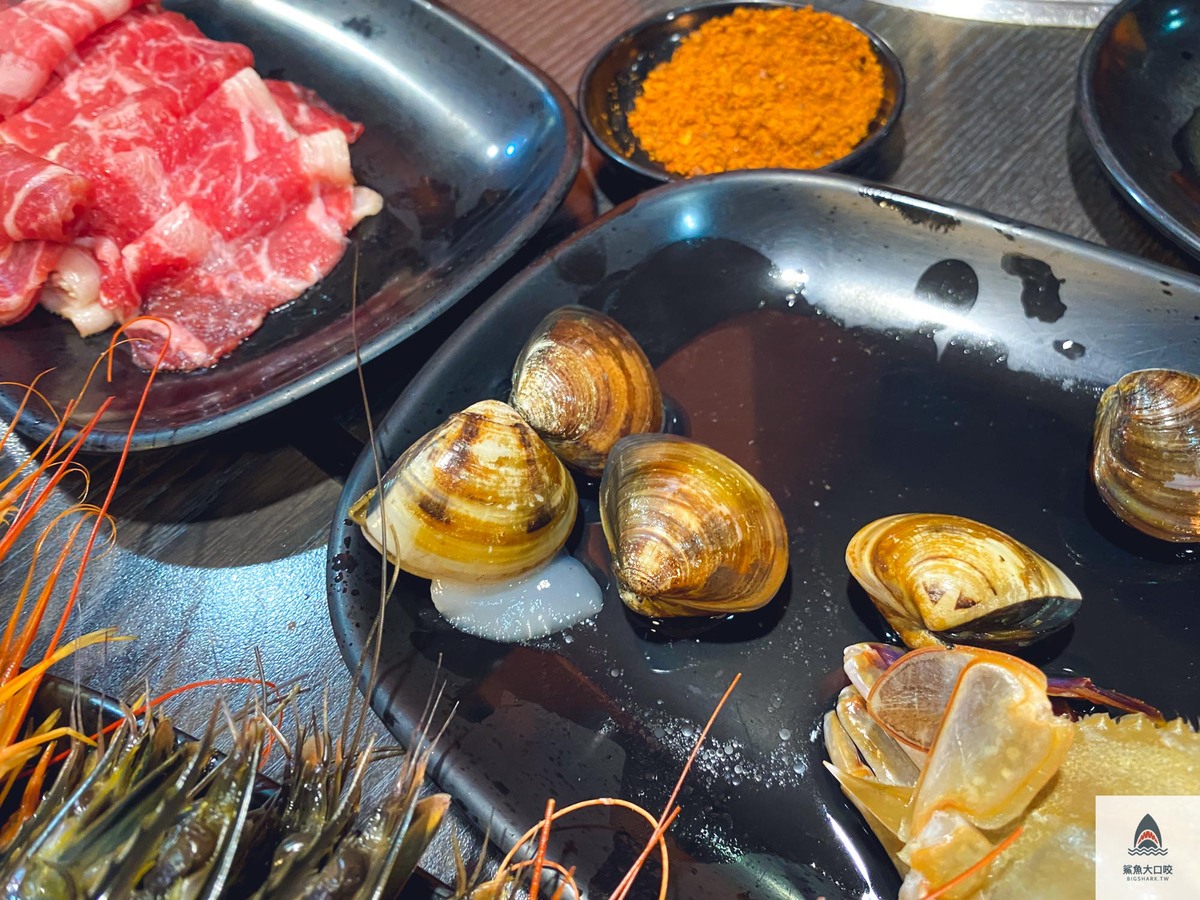 皇家帝國,皇家帝國麻辣火鍋吃到飽價錢,皇家帝國價錢,麻辣火鍋懶人包,西門火鍋,皇家帝國麻辣火鍋吃到飽評價,皇家帝國麻辣火鍋吃到飽,西門美食,皇家帝國麻辣火鍋 @鯊魚大口咬