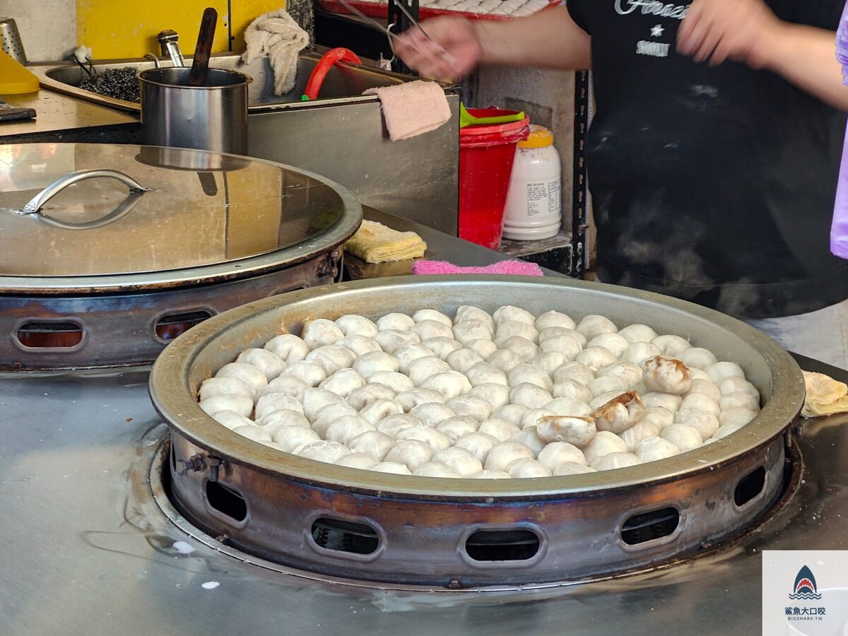 台中福州包,一中街美食,一中街小吃,一中福州包 @鯊魚大口咬