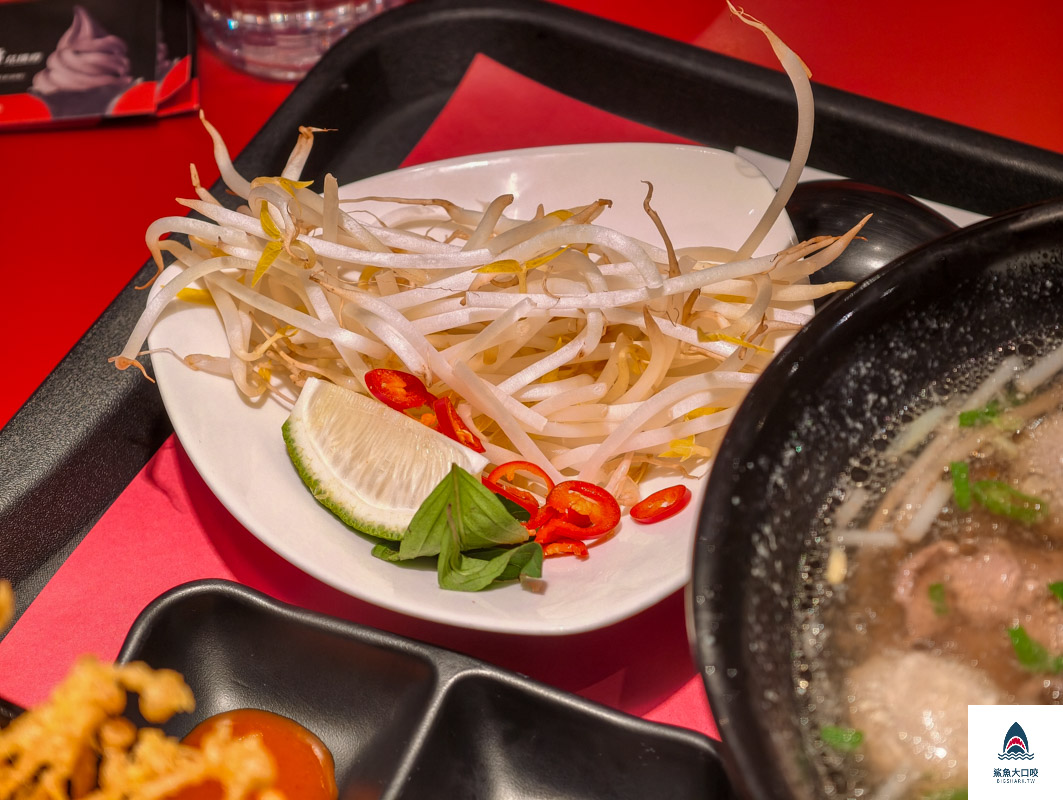 台中泰式料理,台中大心麵食,三井outlet @鯊魚大口咬