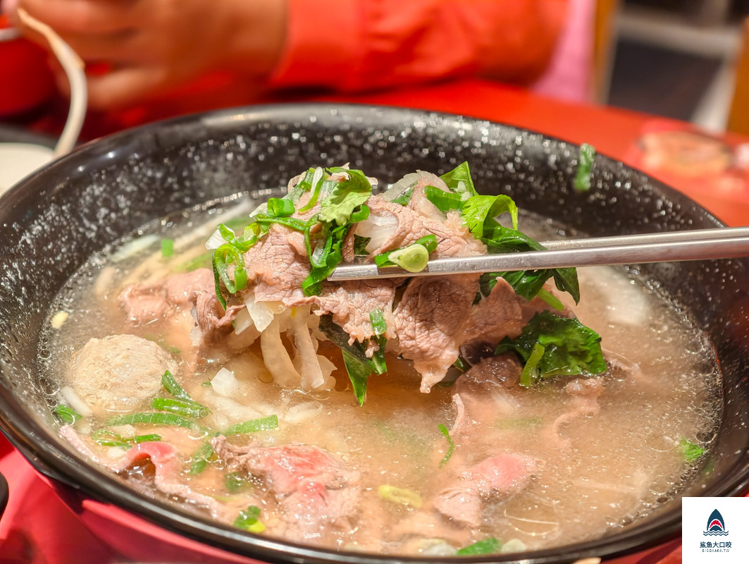 台中泰式料理,台中大心麵食,三井outlet @鯊魚大口咬