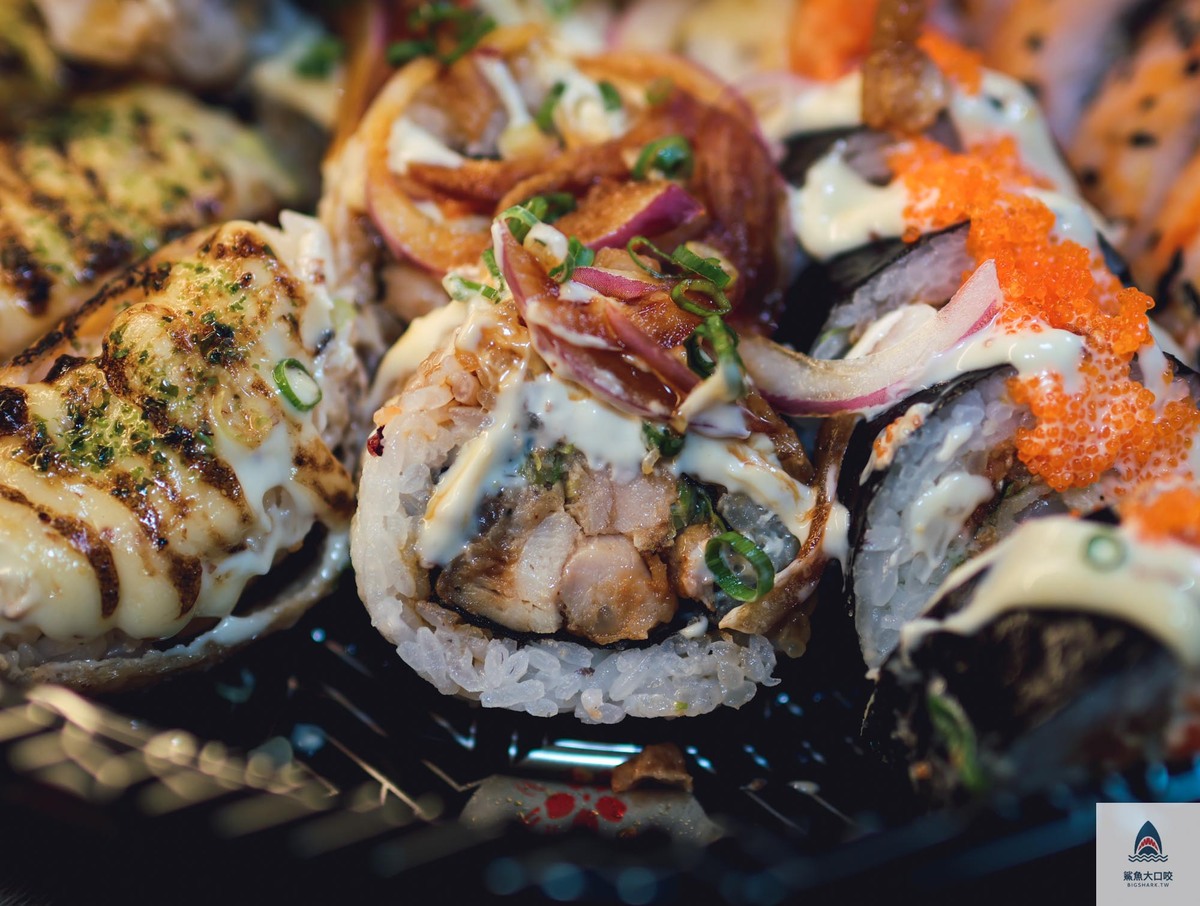 炙燒稻荷壽司,享稻Enjoy sushi,炸蝦壽司,享稻菜單,鍋燒湯烏龍麵,新竹市日式料理外帶,黃金豬排丼,新竹台大分院新竹醫院美食,唐揚炸雞,光華商圈美食,新竹外帶美食,新竹日式料理外帶,新竹餐廳,新竹市日式料理,新竹會議餐盒,新竹日式料理,享稻Enjoy sushi菜單,享稻大盤壽司拼盤 @鯊魚大口咬