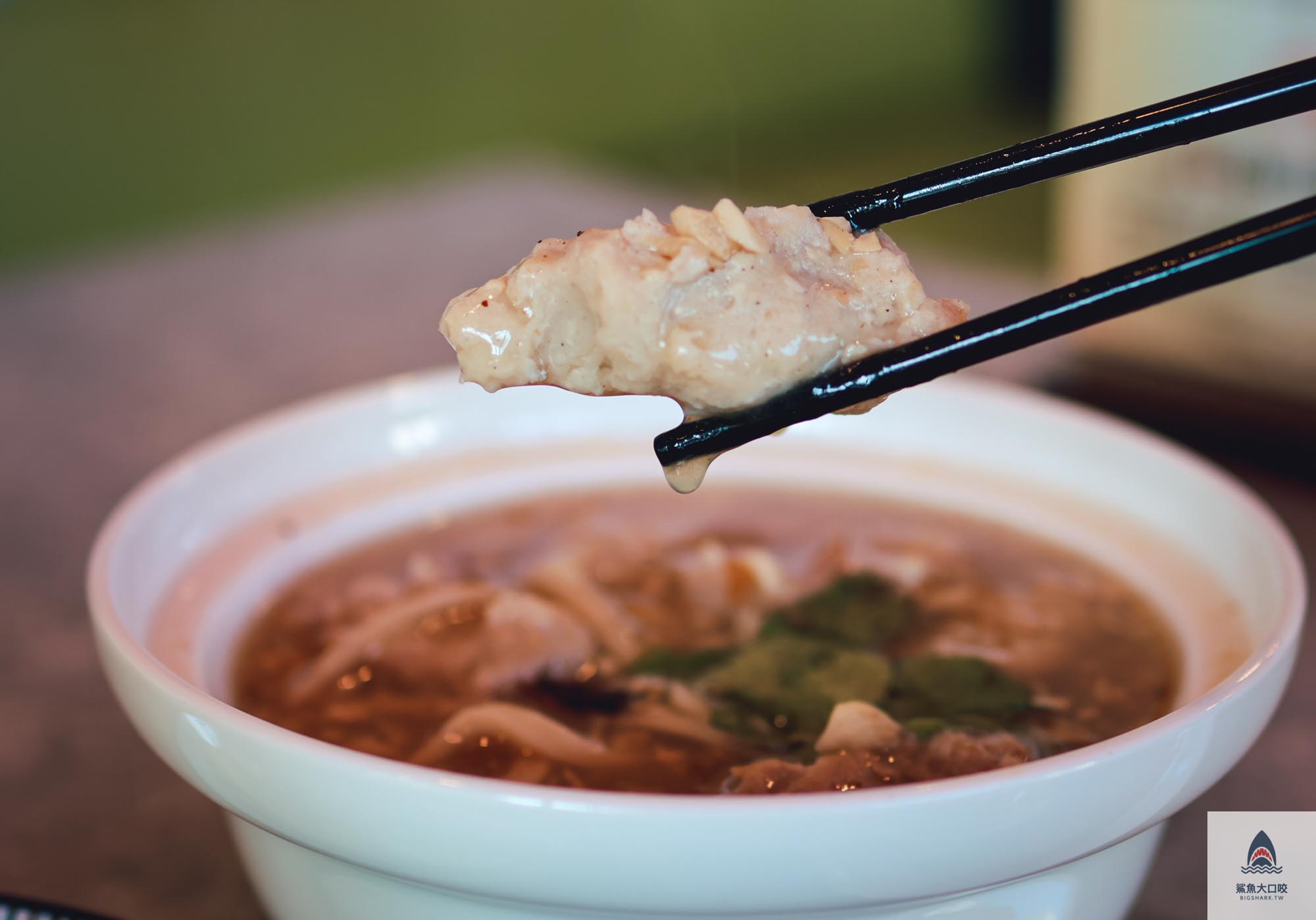 輕煙蒜味肉羹菜單,輕煙蒜味肉羹外帶,逢甲夜市美食,宜蘭蒜味肉羹,厝秘功夫菜手路湯,台中肉羹麵,台中逢甲夜市,輕煙蒜味肉羹,台中滷肉飯,台中中央公園美食,台中小吃推薦,台中美食景點,台中麵店,台中西屯美食 @鯊魚大口咬 輕煙蒜味肉羹菜單,輕煙蒜味肉羹外帶,逢甲夜市美食,宜蘭蒜味肉羹,厝秘功夫菜手路湯,台中肉羹麵,台中逢甲夜市,輕煙蒜味肉羹,台中滷肉飯,台中中央公園美食,台中小吃推薦,台中美食景點,台中麵店,台中西屯美食 @鯊魚大口咬