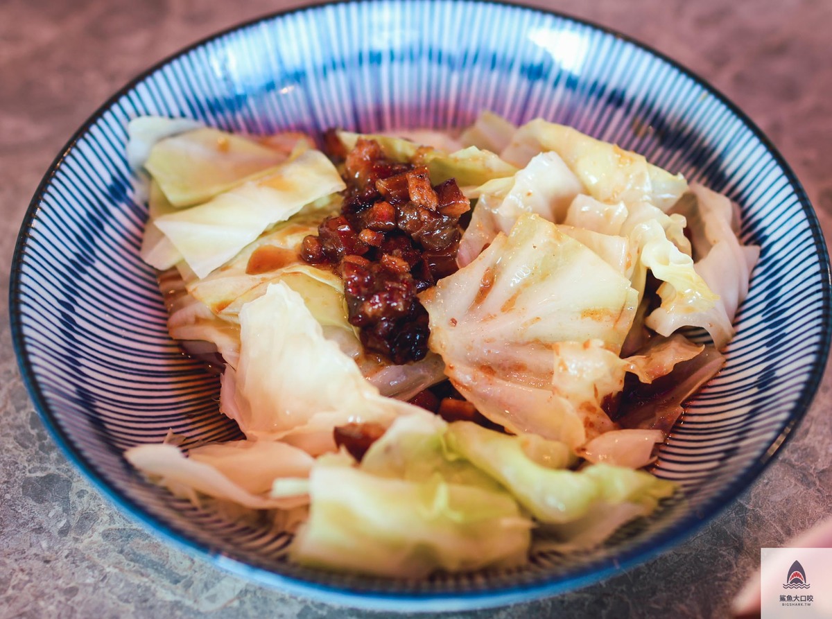輕煙蒜味肉羹菜單,輕煙蒜味肉羹外帶,逢甲夜市美食,宜蘭蒜味肉羹,厝秘功夫菜手路湯,台中肉羹麵,台中逢甲夜市,輕煙蒜味肉羹,台中滷肉飯,台中中央公園美食,台中小吃推薦,台中美食景點,台中麵店,台中西屯美食 @鯊魚大口咬 輕煙蒜味肉羹菜單,輕煙蒜味肉羹外帶,逢甲夜市美食,宜蘭蒜味肉羹,厝秘功夫菜手路湯,台中肉羹麵,台中逢甲夜市,輕煙蒜味肉羹,台中滷肉飯,台中中央公園美食,台中小吃推薦,台中美食景點,台中麵店,台中西屯美食 @鯊魚大口咬