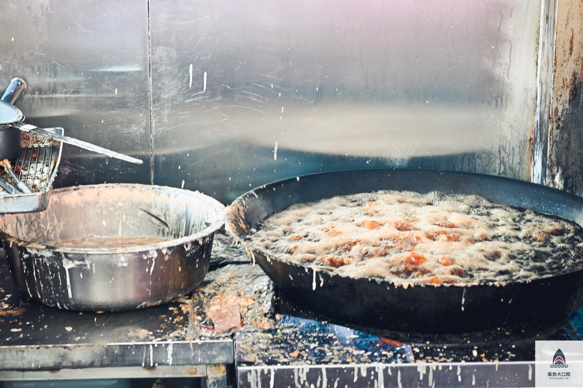 苑裡市場秒殺炸雞,苗栗秒殺炸雞,苗栗苑裡市場美食,耕牛園,苗栗美食,秒殺炸雞 @鯊魚大口咬 苑裡市場秒殺炸雞,苗栗秒殺炸雞,苗栗苑裡市場美食,耕牛園,苗栗美食,秒殺炸雞 @鯊魚大口咬