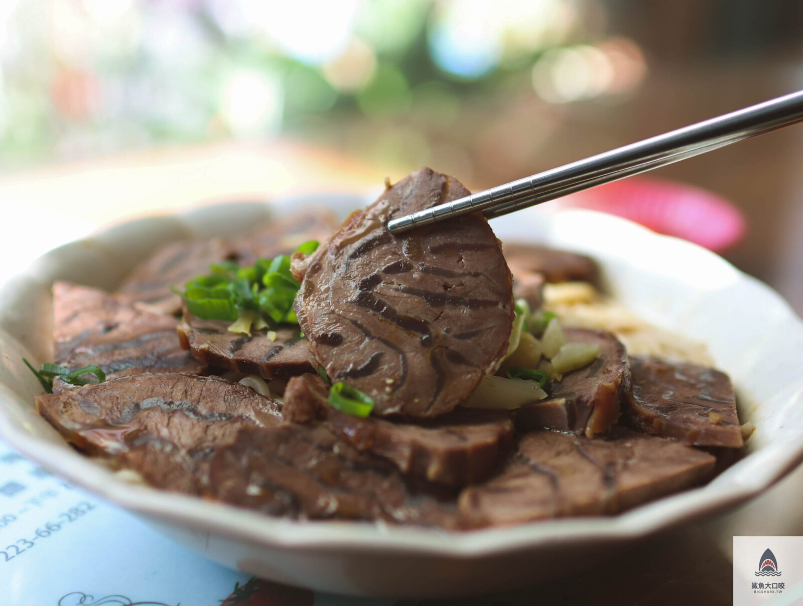 台中牛肉麵,吳家莊頂級紅燒牛肉麵,吳家莊牛肉麵,北區牛肉麵,永興街牛肉麵,吳家莊牛肉麵菜單 @鯊魚大口咬