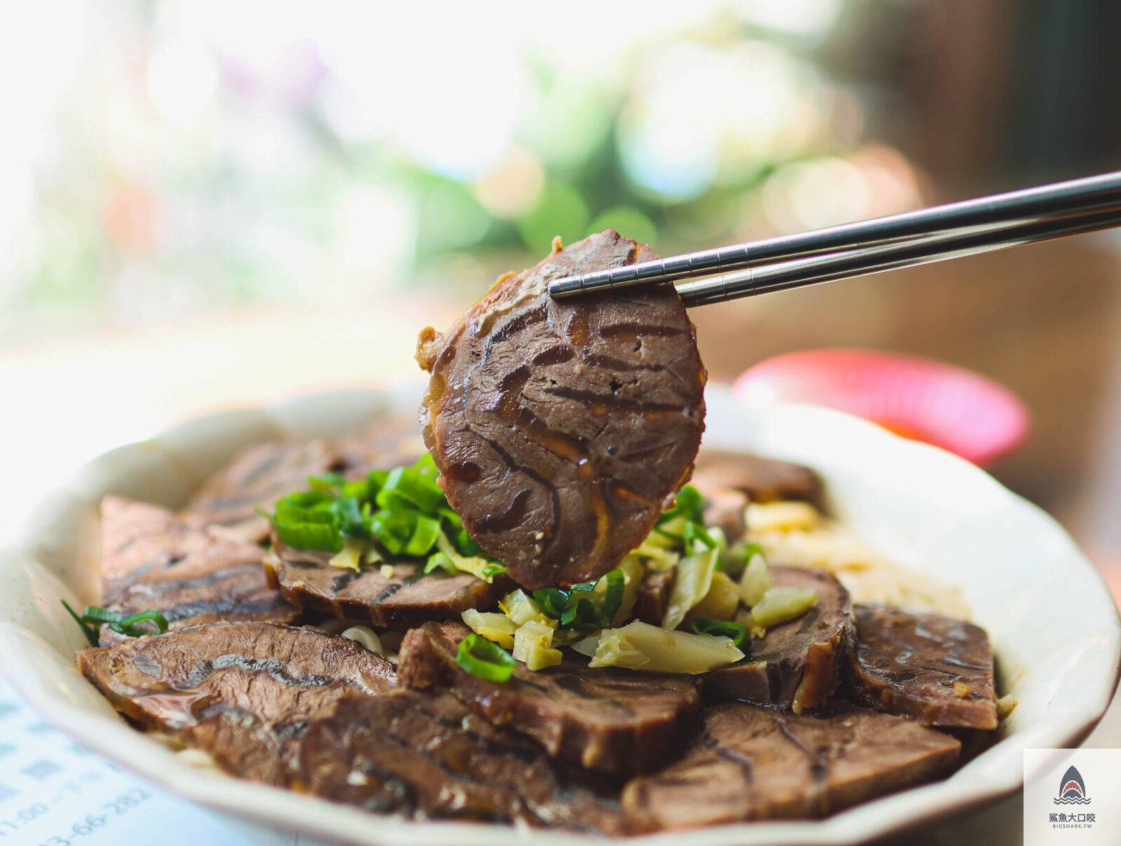 台中牛肉麵,吳家莊頂級紅燒牛肉麵,吳家莊牛肉麵,北區牛肉麵,永興街牛肉麵,吳家莊牛肉麵菜單 @鯊魚大口咬