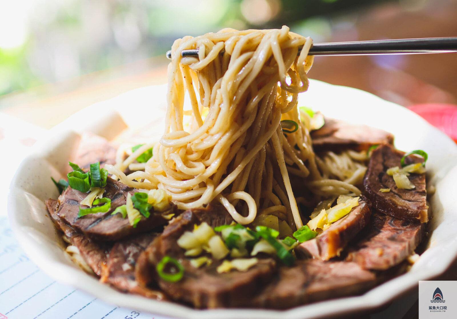 台中牛肉麵,吳家莊頂級紅燒牛肉麵,吳家莊牛肉麵,北區牛肉麵,永興街牛肉麵,吳家莊牛肉麵菜單 @鯊魚大口咬