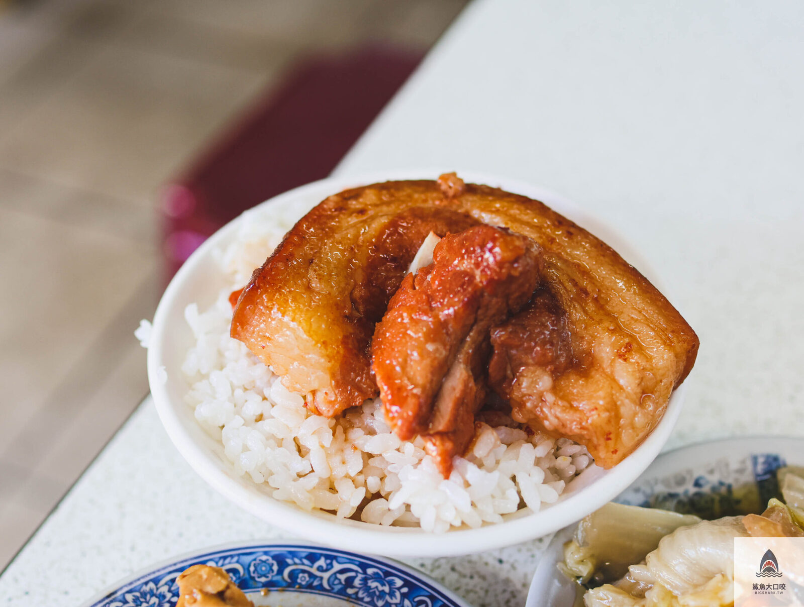 東興市魯肉義 酸菜,台中北區美食,台中午餐,台中晚餐,台中宵夜,台中美食,台中平價美食,爌肉飯,平價美食,肉燥飯,魯肉飯,東興市魯肉義漢口店,東興市魯肉義,東興市魯肉義菜單,東興市魯肉義 辣椒 @鯊魚大口咬