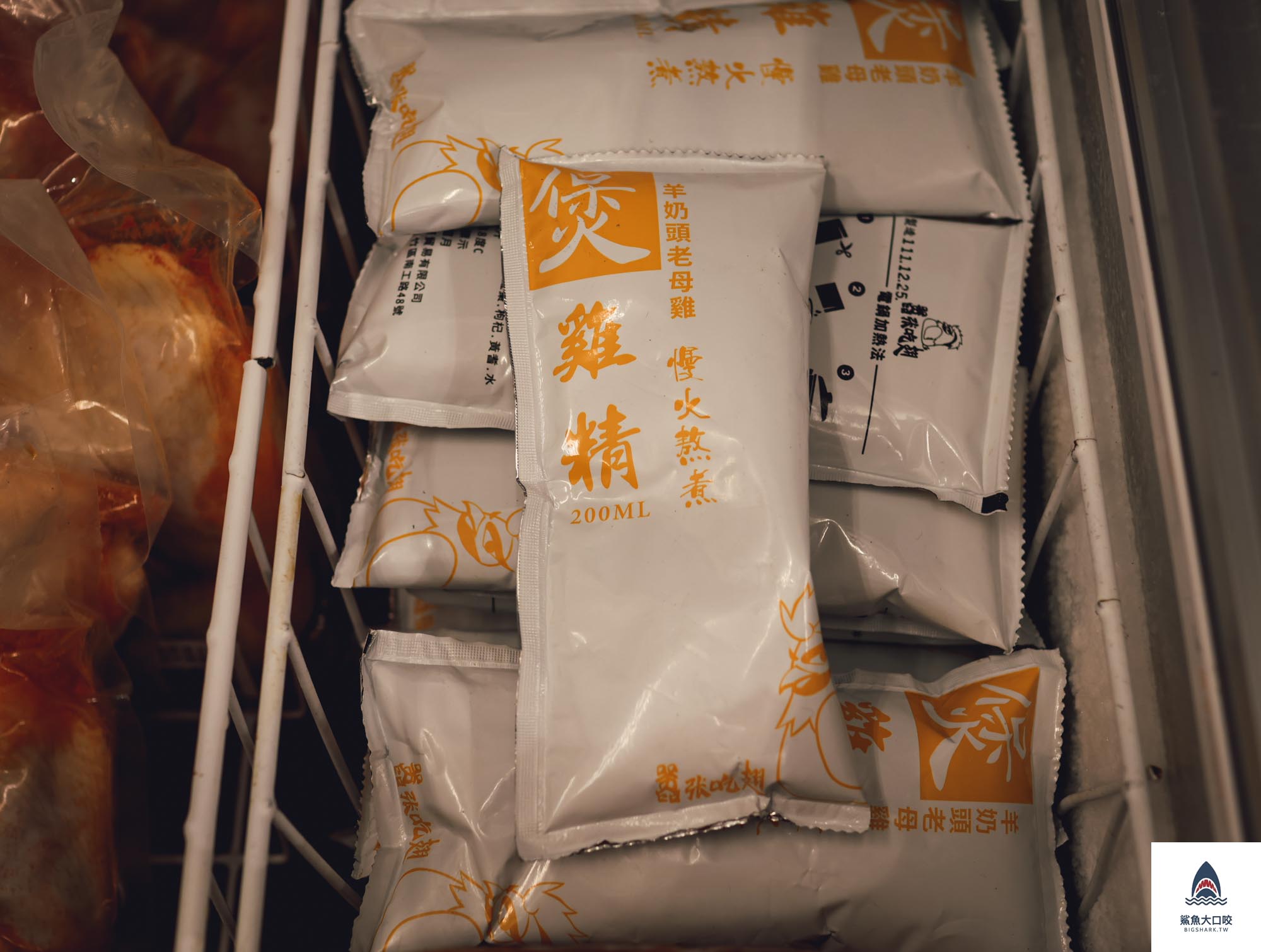 致理科大美食,新海路美食推薦,板橋新海路,囂張吃翅三層醬料炸雞,囂張吃翅三層醬料炸雞板橋,囂張吃翅菜單,板橋美食,致理科大宵夜 @鯊魚大口咬 致理科大美食,新海路美食推薦,板橋新海路,囂張吃翅三層醬料炸雞,囂張吃翅三層醬料炸雞板橋,囂張吃翅菜單,板橋美食,致理科大宵夜 @鯊魚大口咬