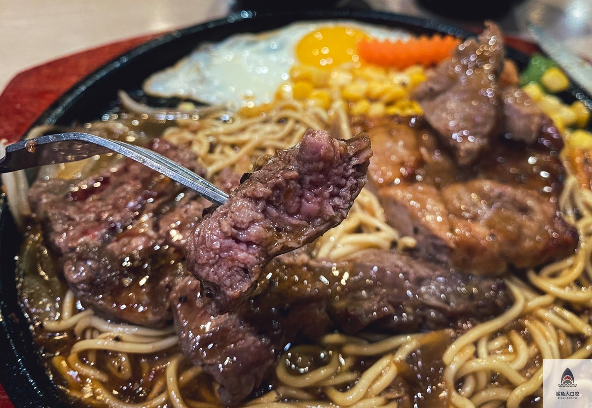 九肆牛炭燒牛排炙造所菜單,台中平價牛排,逢甲平價牛排,逢甲美食推薦,九肆牛炭燒牛排炙造所 @鯊魚大口咬