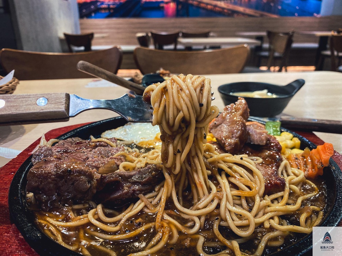 九肆牛炭燒牛排炙造所菜單,台中平價牛排,逢甲平價牛排,逢甲美食推薦,九肆牛炭燒牛排炙造所 @鯊魚大口咬 九肆牛炭燒牛排炙造所菜單,台中平價牛排,逢甲平價牛排,逢甲美食推薦,九肆牛炭燒牛排炙造所 @鯊魚大口咬