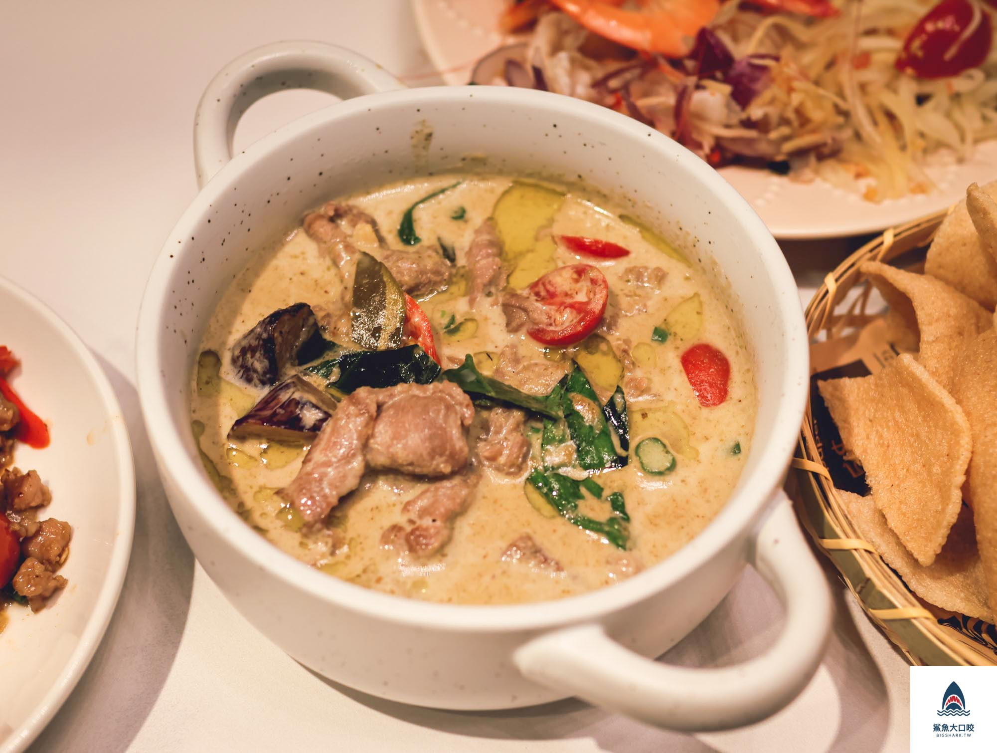 桃園泰式吃到飽,桃園泰式料理,泰泰太夯桃園遠百店,泰泰太夯,泰泰太夯桃園遠百店菜單,泰泰太夯桃園遠百店價錢,桃園吃到飽 @鯊魚大口咬