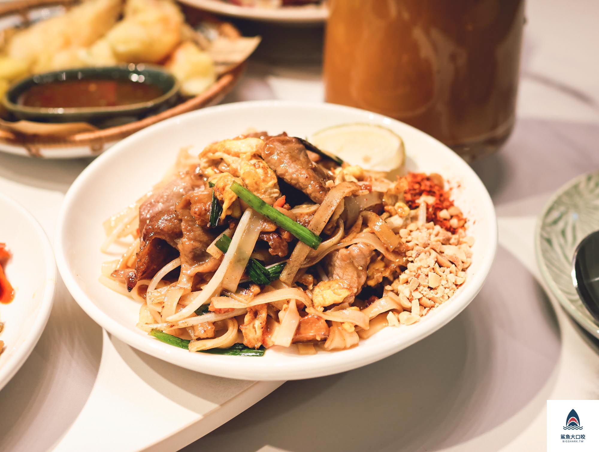桃園泰式吃到飽,桃園泰式料理,泰泰太夯桃園遠百店,泰泰太夯,泰泰太夯桃園遠百店菜單,泰泰太夯桃園遠百店價錢,桃園吃到飽 @鯊魚大口咬