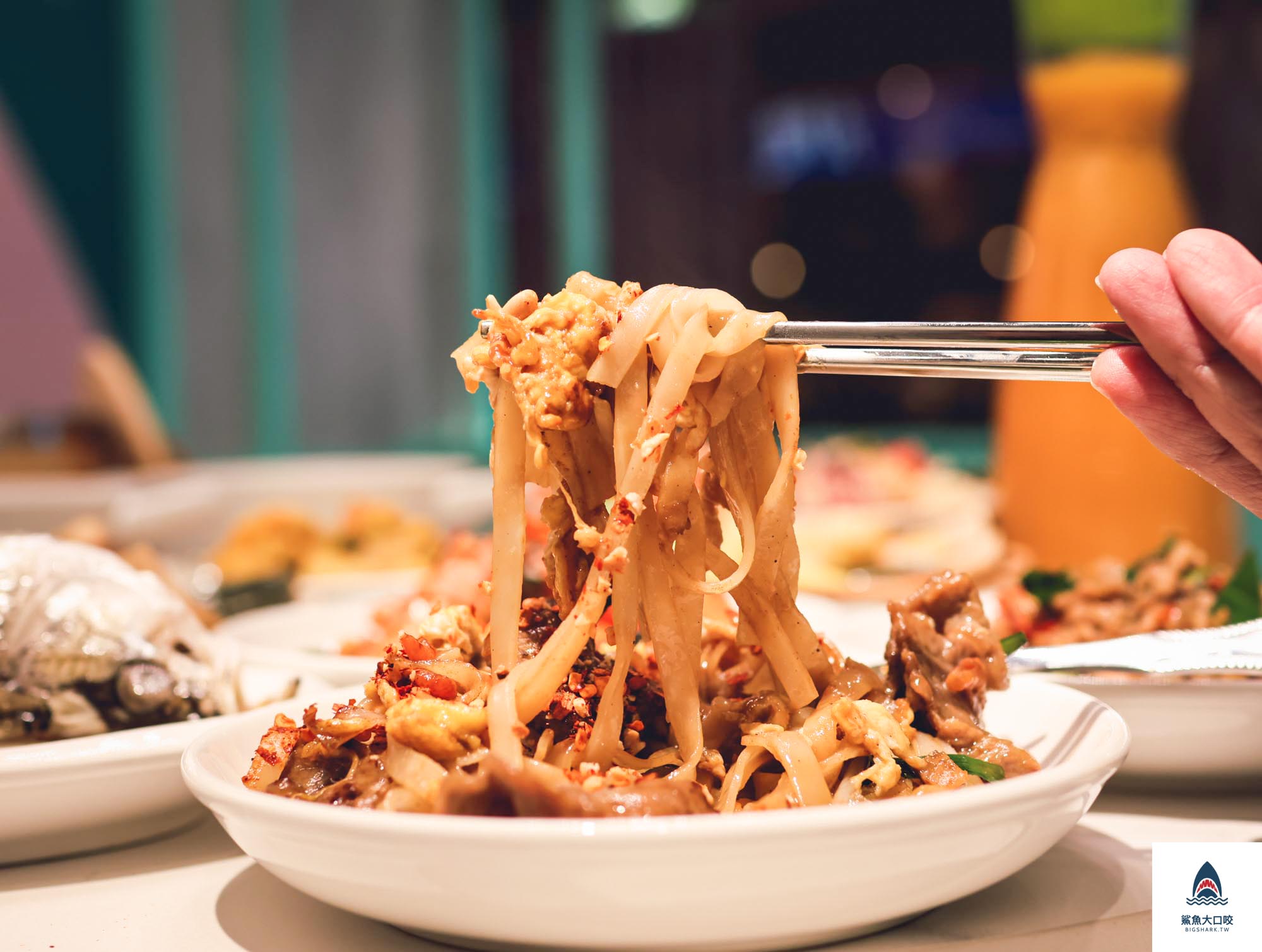 桃園泰式吃到飽,桃園泰式料理,泰泰太夯桃園遠百店,泰泰太夯,泰泰太夯桃園遠百店菜單,泰泰太夯桃園遠百店價錢,桃園吃到飽 @鯊魚大口咬