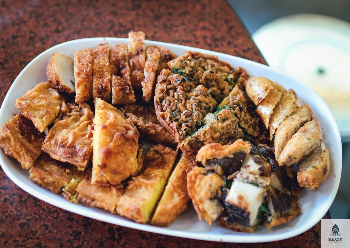 台中豬頭三,台中小吃,大坑美食,大坑炸物,大坑豬頭三,豬頭三菜單 @鯊魚大口咬