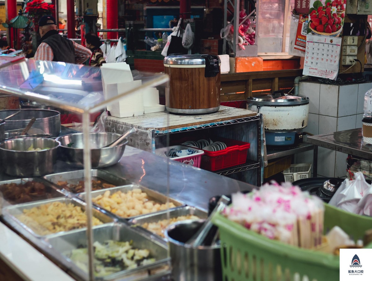 魯肉邱,魯肉邱菜單,台中美食,台中小吃,台中爌肉飯,第二市場美食,第二市場魯肉飯 @鯊魚大口咬