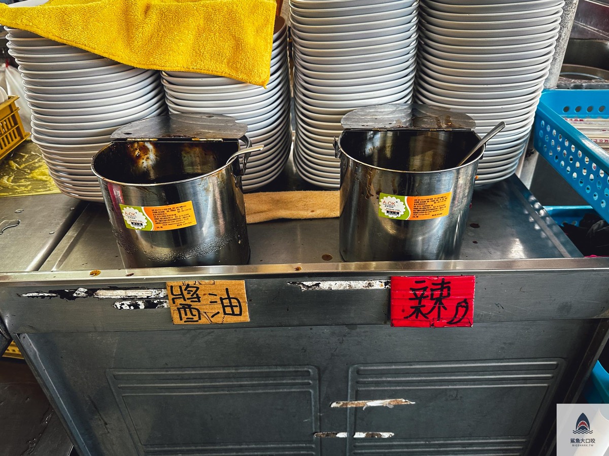台中豬頭三,台中小吃,大坑美食,大坑炸物,大坑豬頭三,豬頭三菜單 @鯊魚大口咬