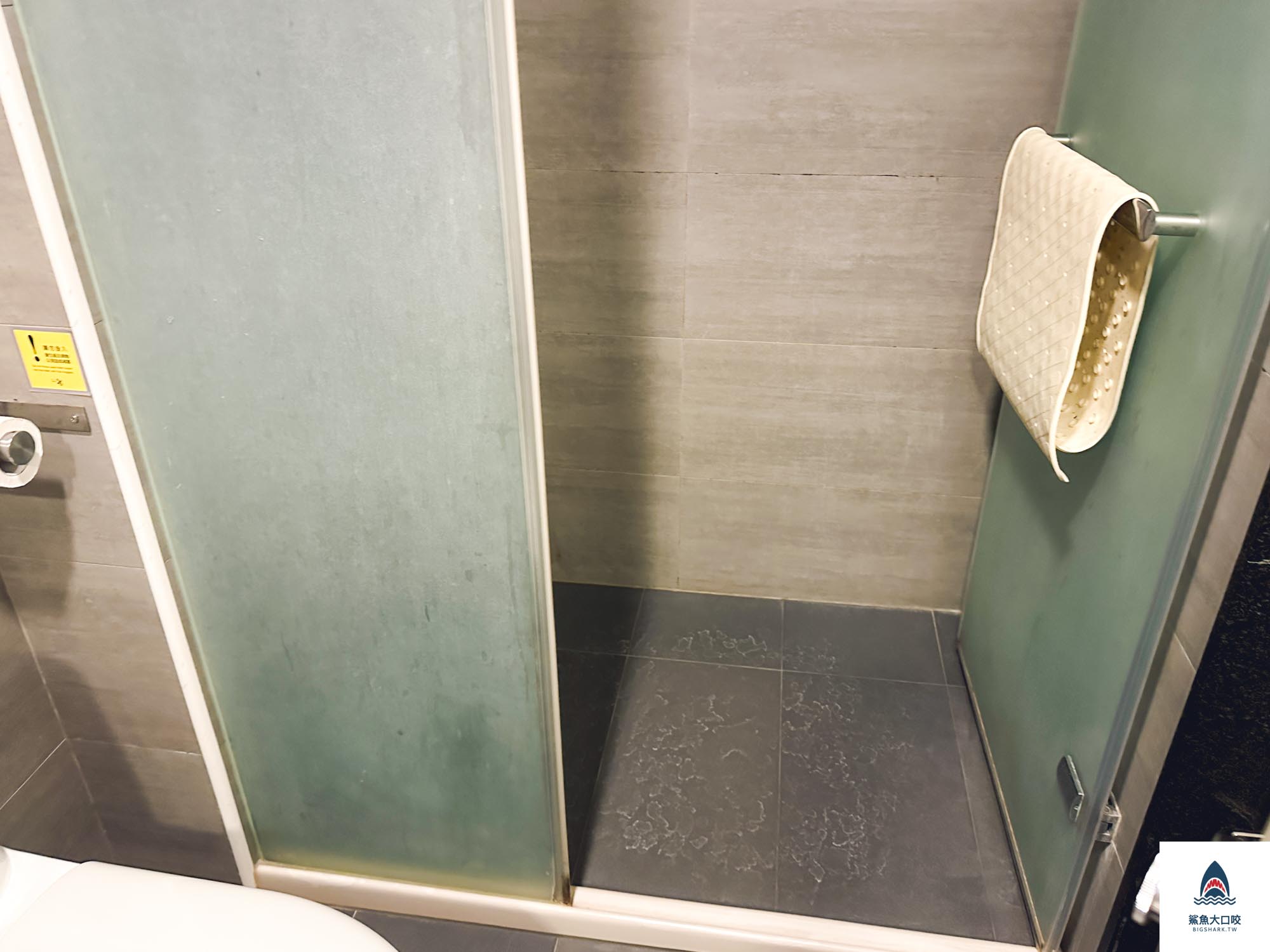 台中住宿推薦,逢甲住宿推薦,逢甲25行館,25行館介紹,台中旅店,台中平價旅館 @鯊魚大口咬 台中住宿推薦,逢甲住宿推薦,逢甲25行館,25行館介紹,台中旅店,台中平價旅館 @鯊魚大口咬