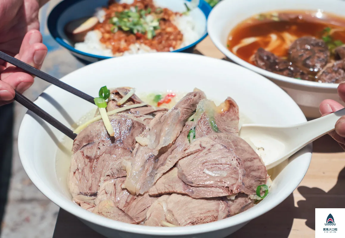 長袖廚房菜單,清水美食,清水牛肉麵,長袖廚房 @鯊魚大口咬