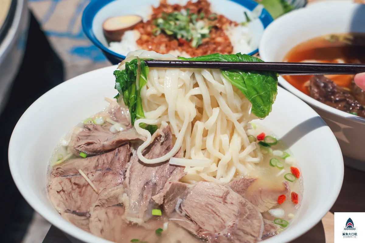 長袖廚房菜單,清水美食,清水牛肉麵,長袖廚房 @鯊魚大口咬