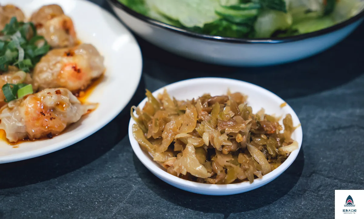 長袖廚房菜單,清水美食,清水牛肉麵,長袖廚房 @鯊魚大口咬