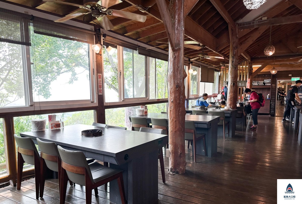 菇神,菇神觀景複合式餐飲,新社美食,黃金蟲草放山雞,台中美食,台中火鍋,台中米其林必比登 @鯊魚大口咬