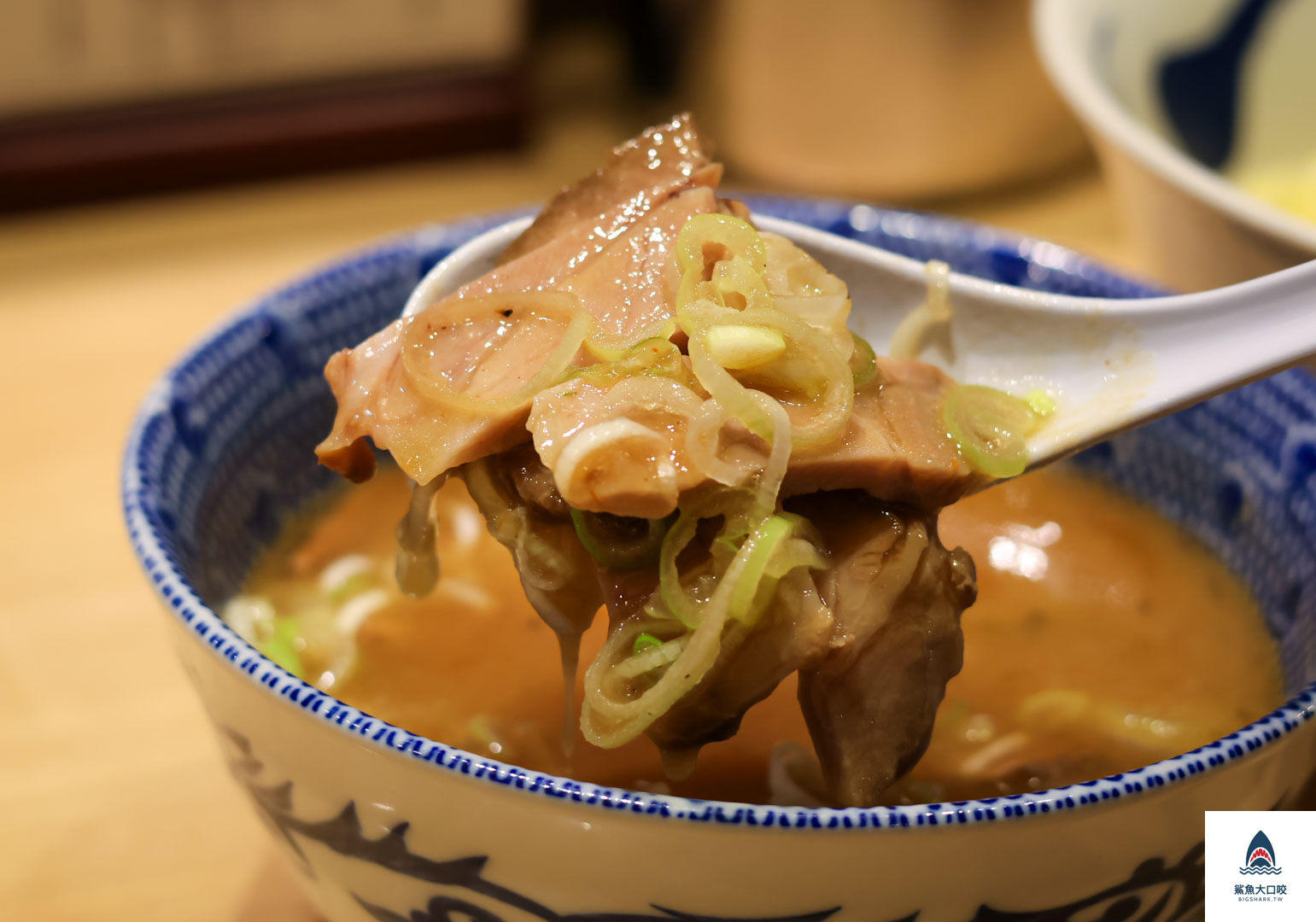 豚骨細拉麵,銀座美食,tsujita,tsuji田,日本沾麵推薦,東京沾麵推薦,銀座沾麵推薦,つじ田,日本拉麵,東京拉麵 @鯊魚大口咬 豚骨細拉麵,銀座美食,tsujita,tsuji田,日本沾麵推薦,東京沾麵推薦,銀座沾麵推薦,つじ田,日本拉麵,東京拉麵 @鯊魚大口咬