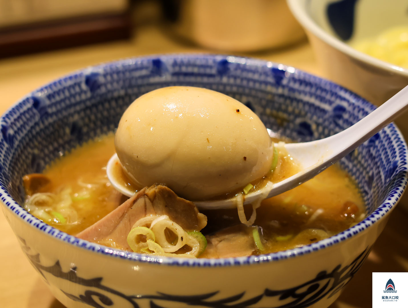豚骨細拉麵,銀座美食,tsujita,tsuji田,日本沾麵推薦,東京沾麵推薦,銀座沾麵推薦,つじ田,日本拉麵,東京拉麵 @鯊魚大口咬 豚骨細拉麵,銀座美食,tsujita,tsuji田,日本沾麵推薦,東京沾麵推薦,銀座沾麵推薦,つじ田,日本拉麵,東京拉麵 @鯊魚大口咬