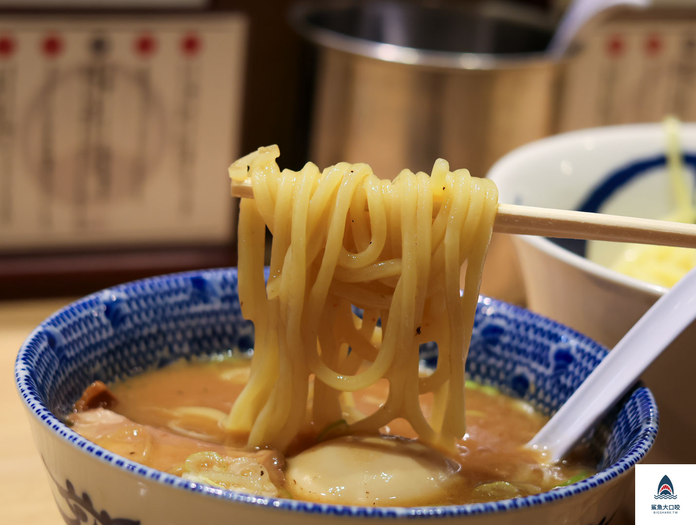 豚骨細拉麵,銀座美食,tsujita,tsuji田,日本沾麵推薦,東京沾麵推薦,銀座沾麵推薦,つじ田,日本拉麵,東京拉麵 @鯊魚大口咬 豚骨細拉麵,銀座美食,tsujita,tsuji田,日本沾麵推薦,東京沾麵推薦,銀座沾麵推薦,つじ田,日本拉麵,東京拉麵 @鯊魚大口咬
