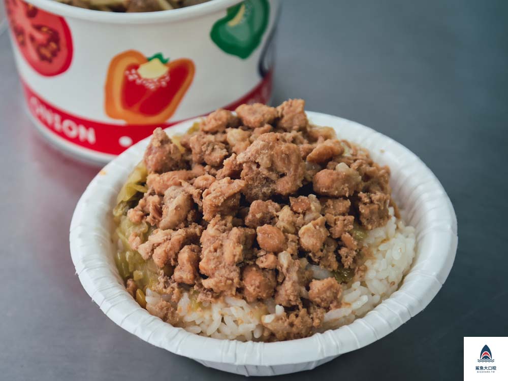 新竹市美食,新竹市小吃,新竹車站美食,新竹車站小吃,新竹車站肉羹麵,新竹車站肉圓,新竹貢丸乾麵,新竹乾麵,新竹魯肉飯 @鯊魚大口咬