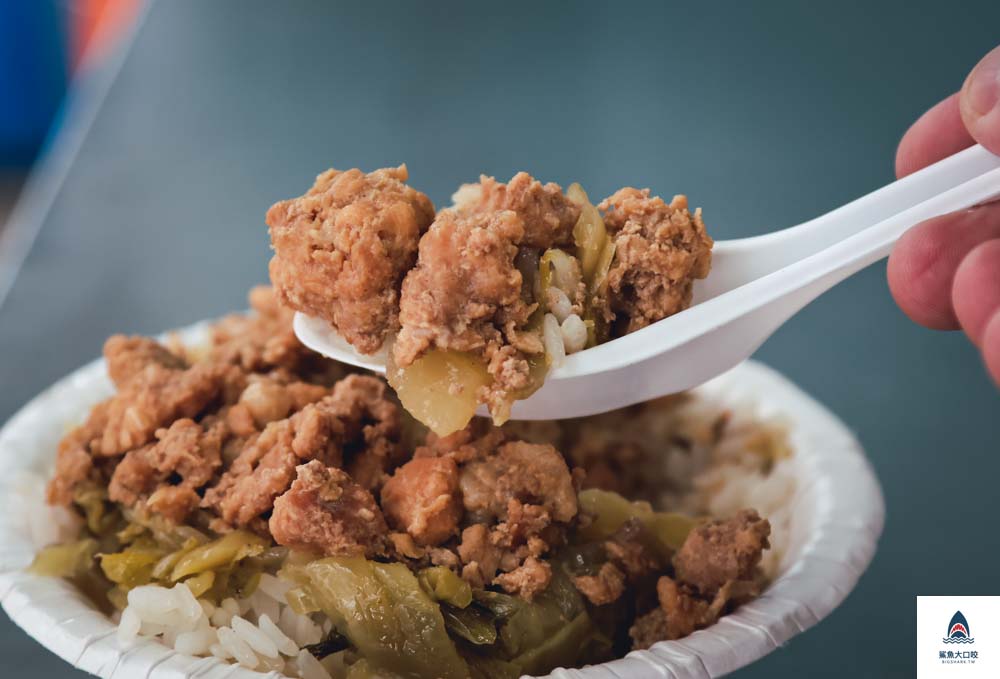 新竹市美食,新竹市小吃,新竹車站美食,新竹車站小吃,新竹車站肉羹麵,新竹車站肉圓,新竹貢丸乾麵,新竹乾麵,新竹魯肉飯 @鯊魚大口咬