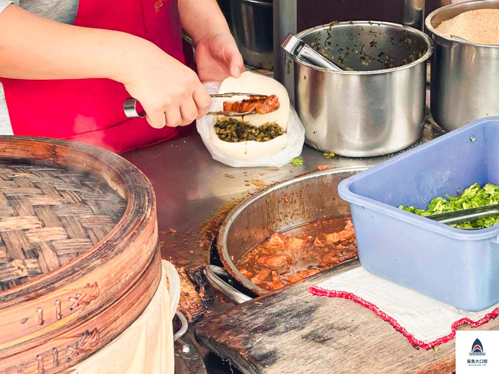 三重美食,無名割包,無名刈包,台北割包,刈包三重,三重割包推薦,三重無名刈包,三重刈包推薦 @鯊魚大口咬