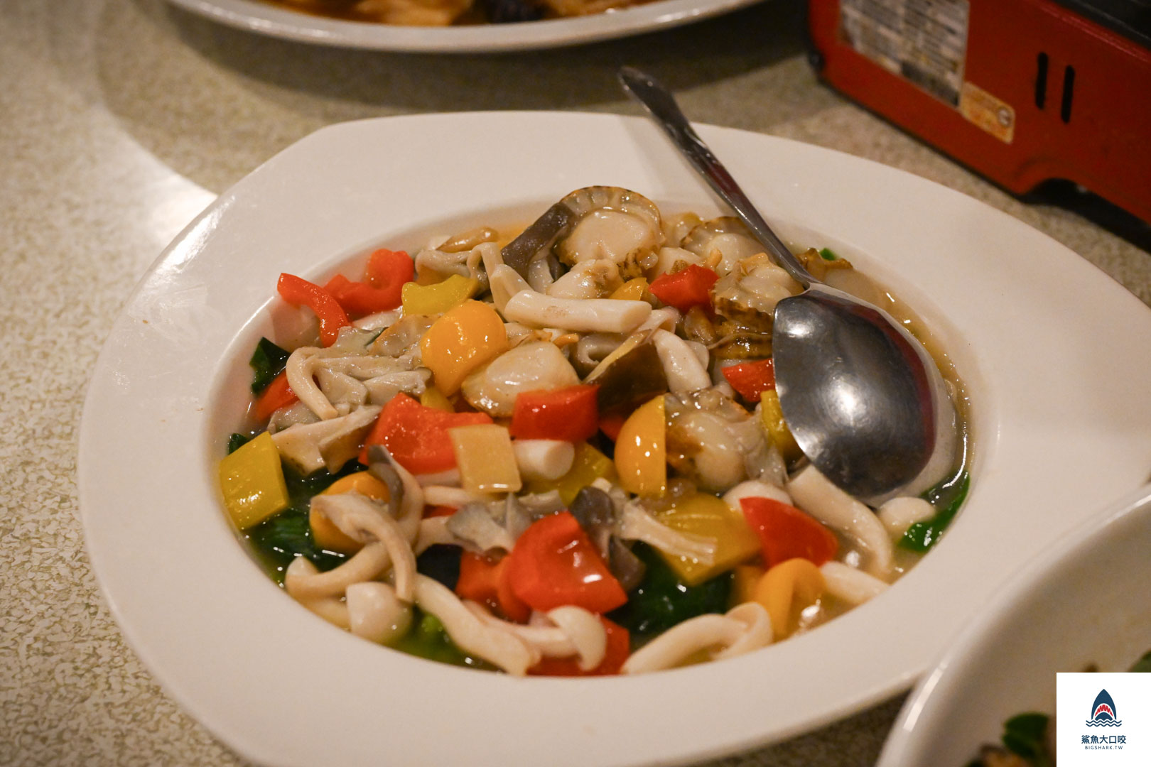 新竹餐廳,新竹美食,新竹傻瓜麵,新竹合菜,新竹桌菜,傻瓜麵創意料理 @鯊魚大口咬