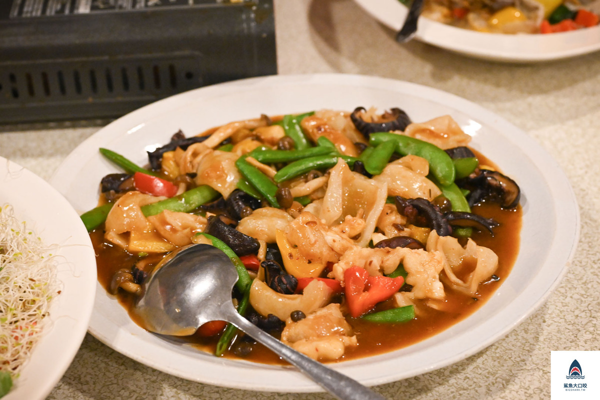 新竹餐廳,新竹美食,新竹傻瓜麵,新竹合菜,新竹桌菜,傻瓜麵創意料理 @鯊魚大口咬