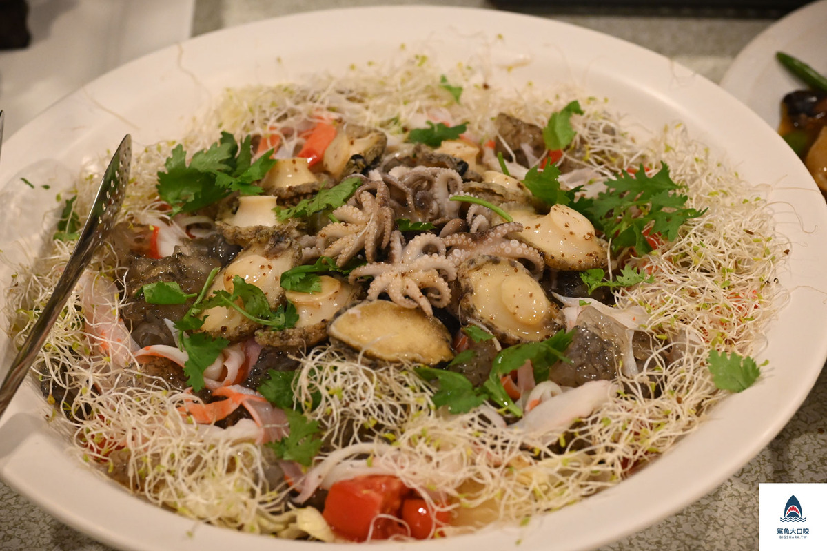 新竹餐廳,新竹美食,新竹傻瓜麵,新竹合菜,新竹桌菜,傻瓜麵創意料理 @鯊魚大口咬