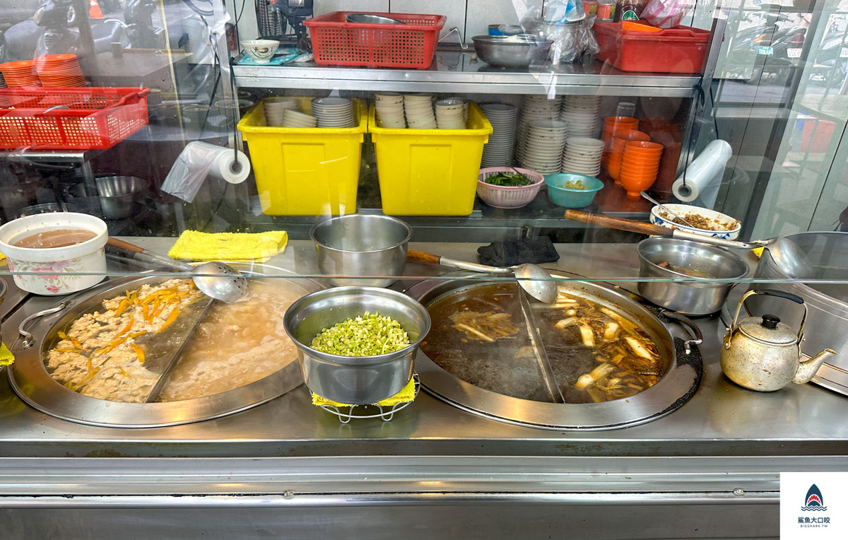 唯豐魯肉飯菜單,三重美食懶人包,三重美食推薦,唯豐魯肉飯 @鯊魚大口咬