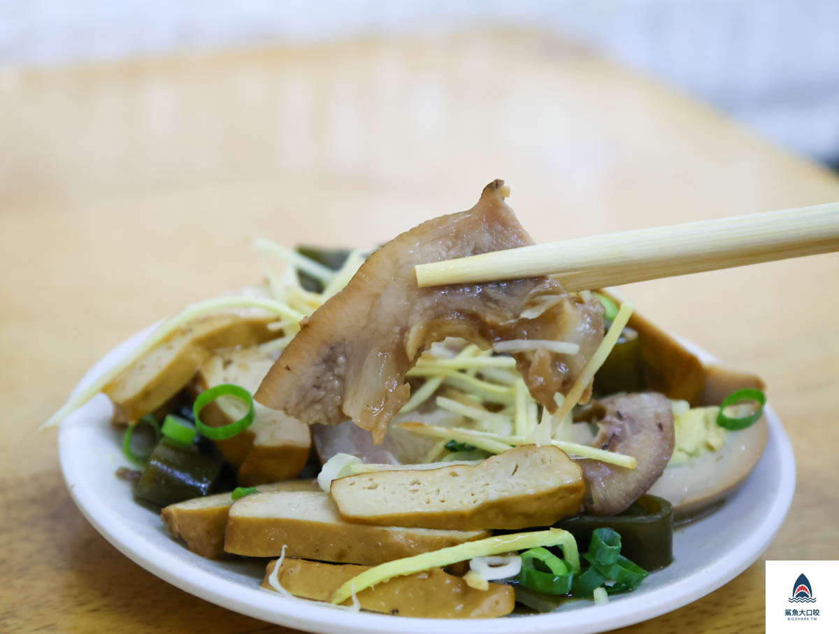 老向的店營業時間,北平路,老向的店,北平路小吃,北平路美食,台中北屯區美食,台中麵店老向的店,老向的店菜單,北屯,老向的店地址,老向的店電話 @鯊魚大口咬