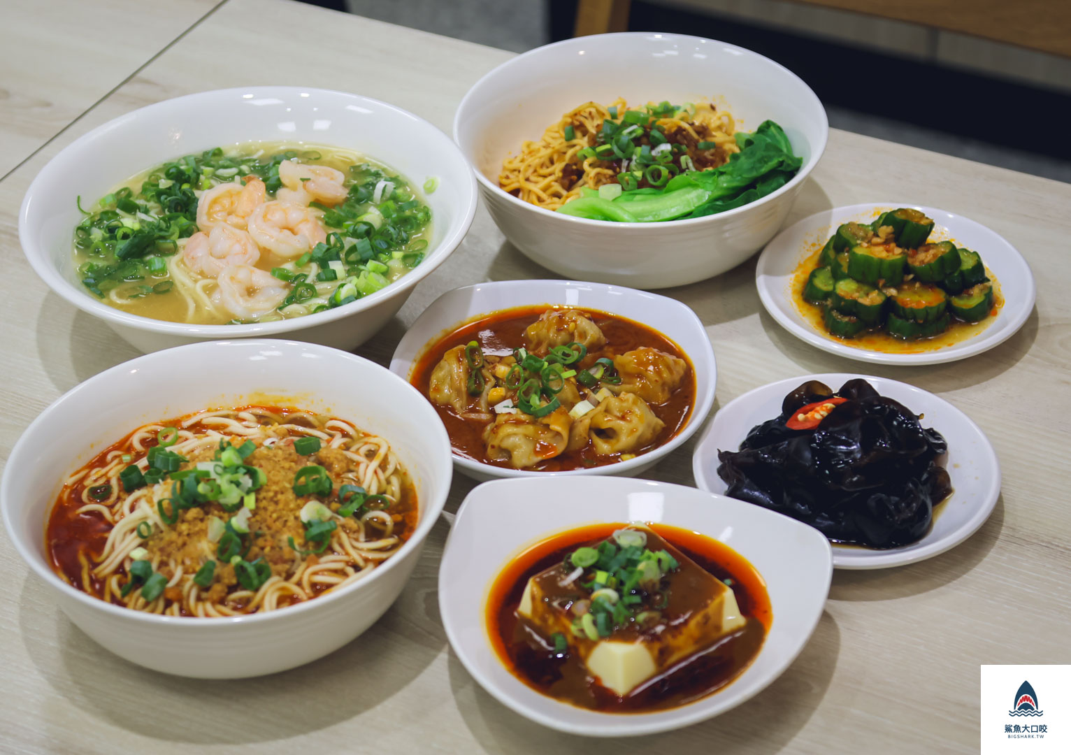 台中麵店,太平美食,台中麻醬麵,太平麻醬麵,小聚哉麻醬館,小聚哉麻醬館菜單,椒麻麵,台中椒麻麵,台中小吃,太平麵店 @鯊魚大口咬