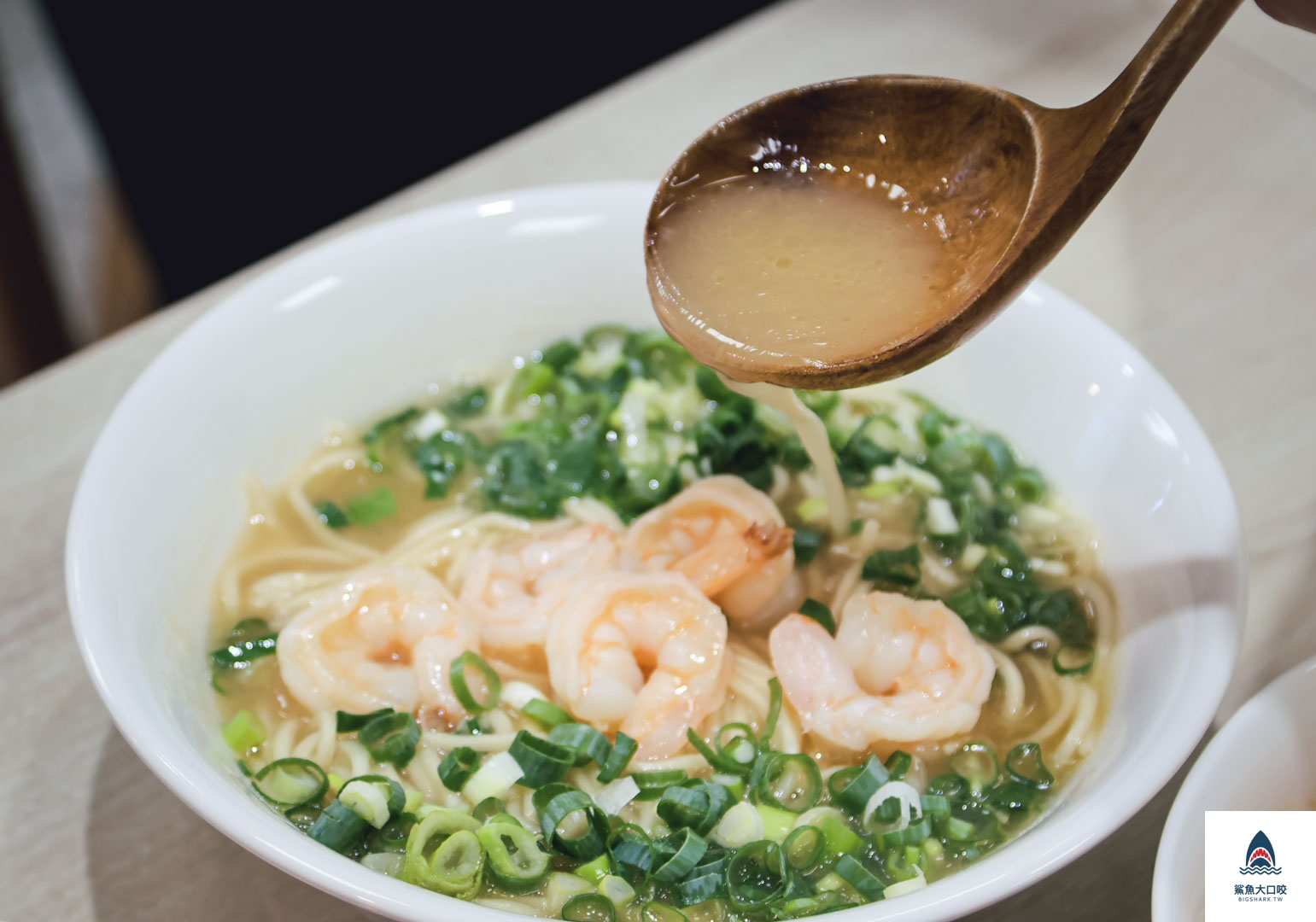 台中麵店,太平美食,台中麻醬麵,太平麻醬麵,小聚哉麻醬館,小聚哉麻醬館菜單,椒麻麵,台中椒麻麵,台中小吃,太平麵店 @鯊魚大口咬