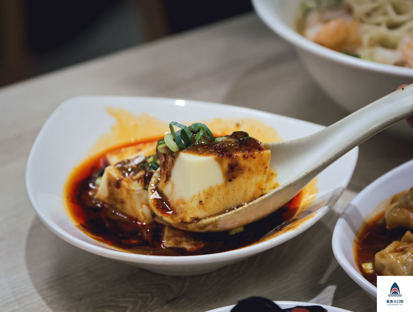 台中麵店,太平美食,台中麻醬麵,太平麻醬麵,小聚哉麻醬館,小聚哉麻醬館菜單,椒麻麵,台中椒麻麵,台中小吃,太平麵店 @鯊魚大口咬