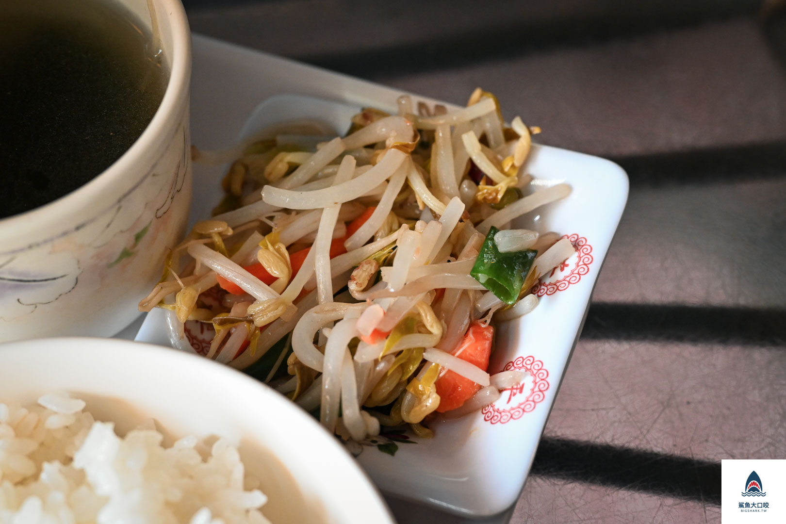台中簡餐店,丹美隆外帶,丹美隆,丹美隆菜單,丹美隆評價,台中丹美隆,大墩十九街美食,台中西屯簡餐,丹美隆檸檬雞,台中西屯美食,台中越南排骨,台中簡餐,台中檸檬雞 @鯊魚大口咬