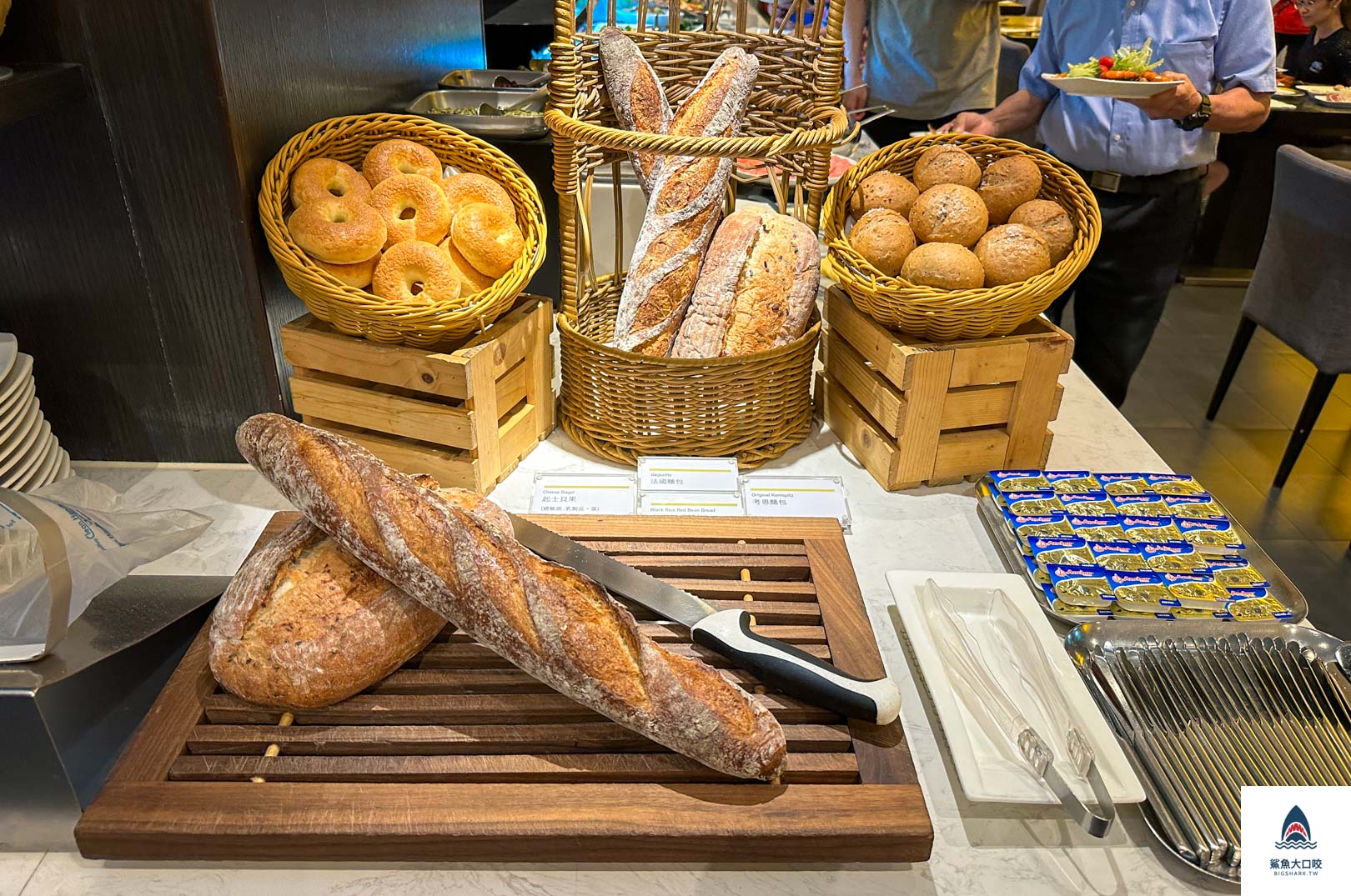 探索廚房推薦,台北寒舍艾美酒店探索廚房,信義區美食,探索廚房,探索廚房菜單,探索廚房用餐時間,吃到飽推薦,台北吃到飽推薦,探索廚房價錢 @鯊魚大口咬